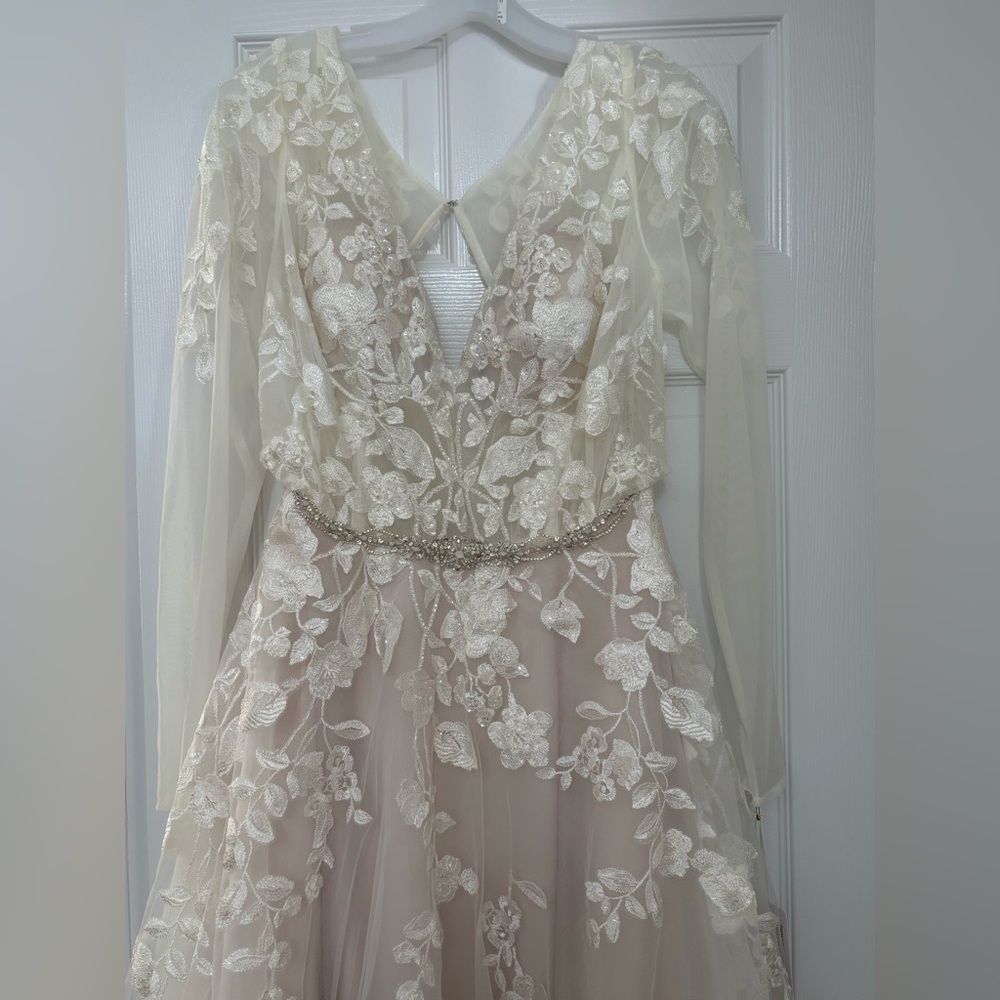 Ivory Wedding Dress by Galina Signature - Picture 6 of 17
